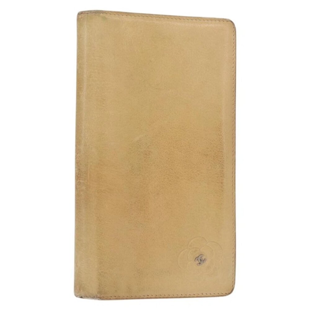 CHANEL Camelia Wallet Leather Beige CC Auth bs31581